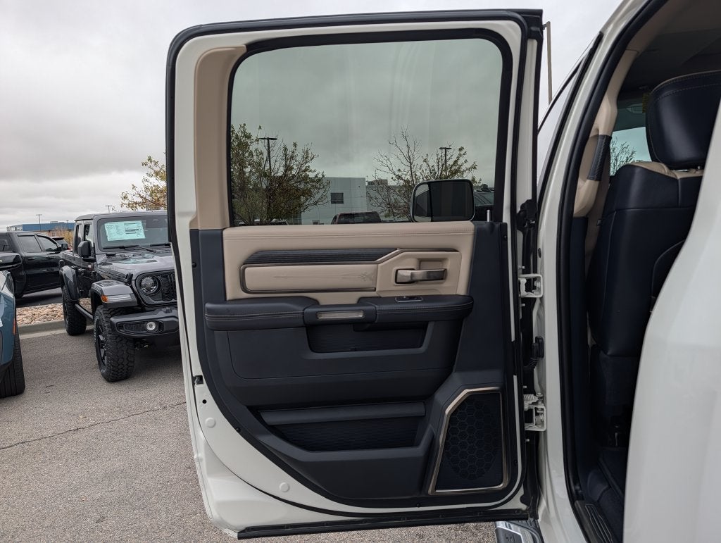 2022 RAM 2500 Limited Crew Cab 4x4 6'4' Box