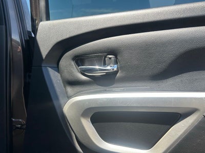 2019 Nissan Titan SV