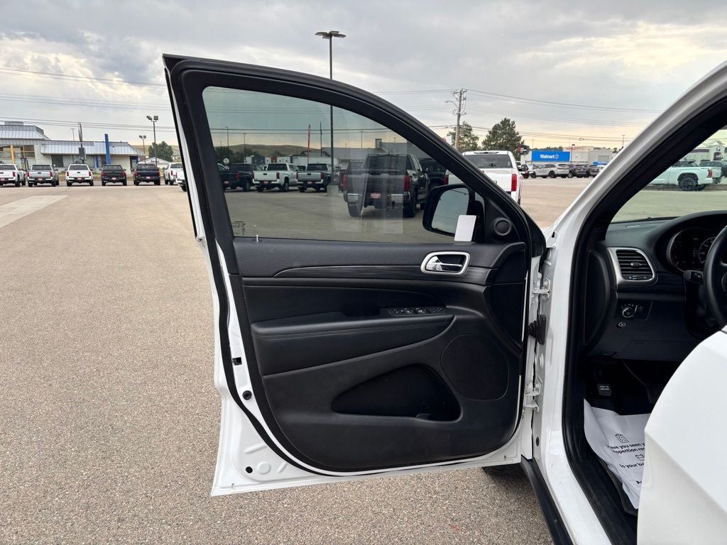 2019 Jeep Grand Cherokee Laredo E