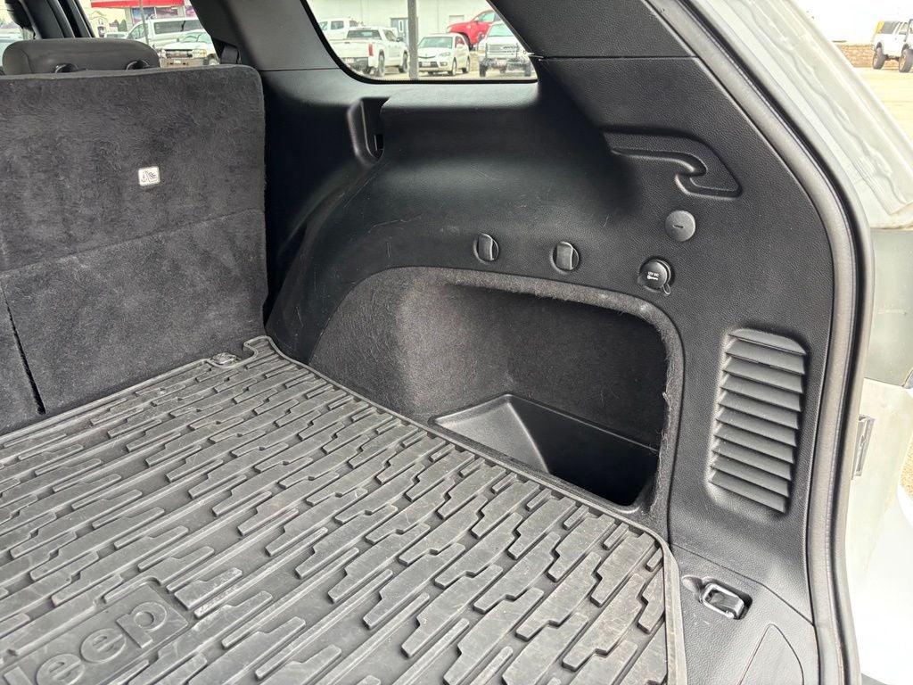 2019 Jeep Grand Cherokee Laredo E