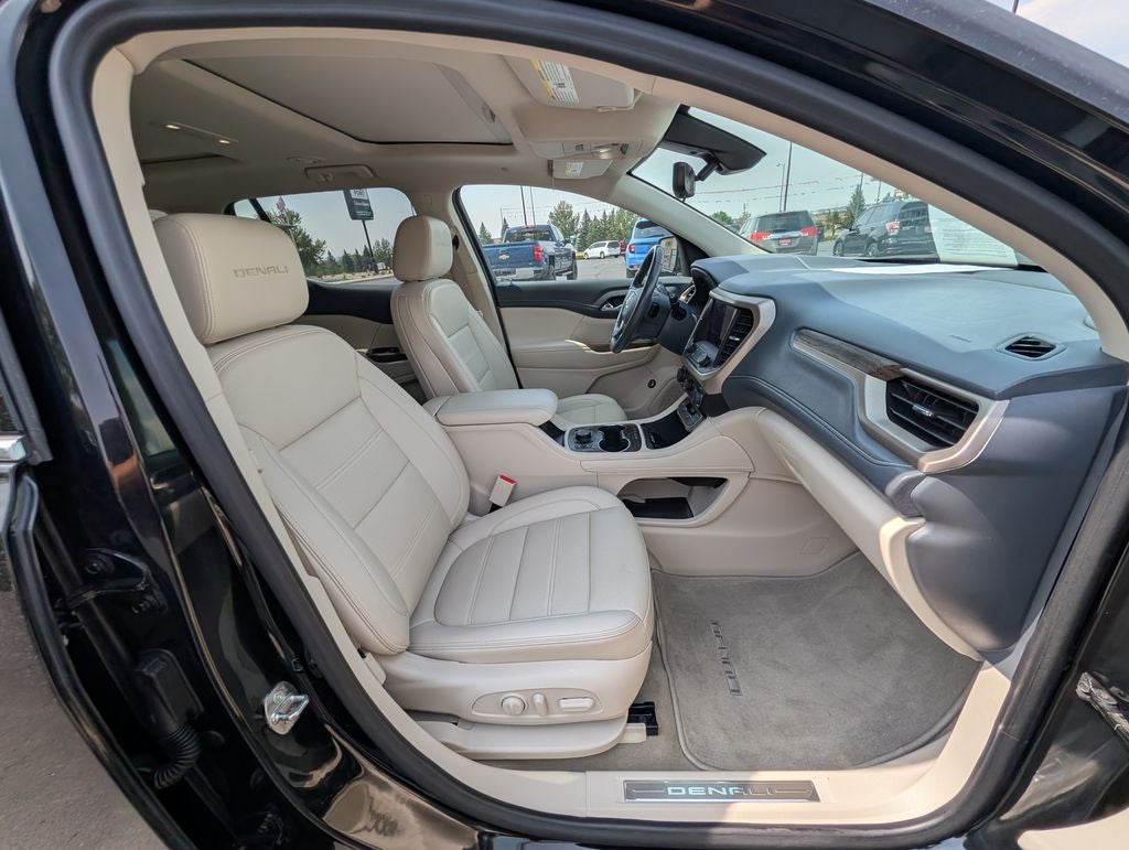 2022 GMC Acadia Denali