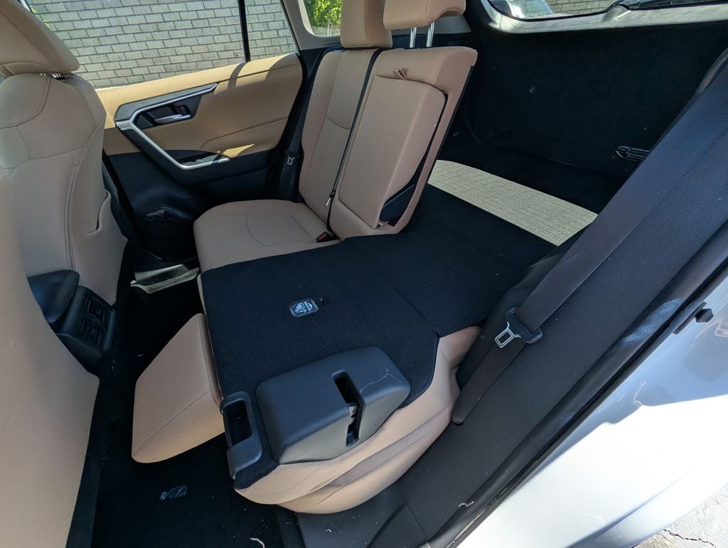 2025 Toyota RAV4 XLE AWD