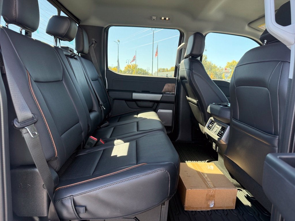 2027 Ford F-350SD Lariat