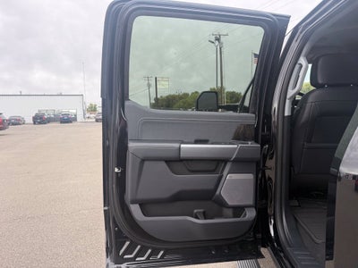 2027 Ford F-350SD Lariat DRW