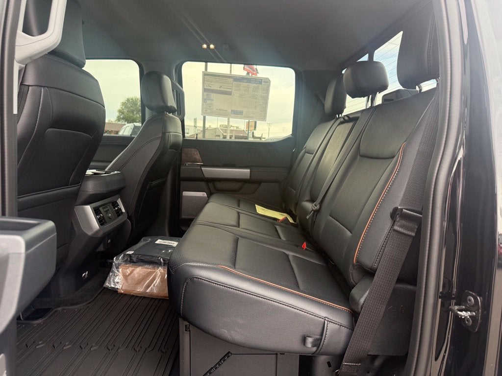 2027 Ford F-350SD Lariat DRW
