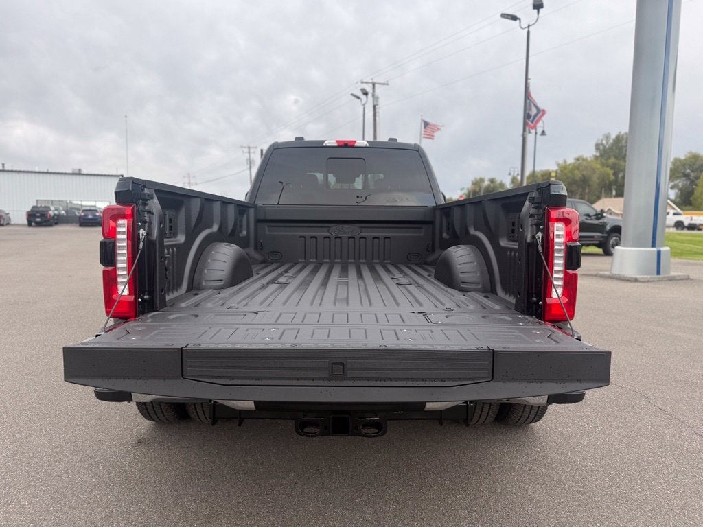 2027 Ford F-350SD Lariat DRW