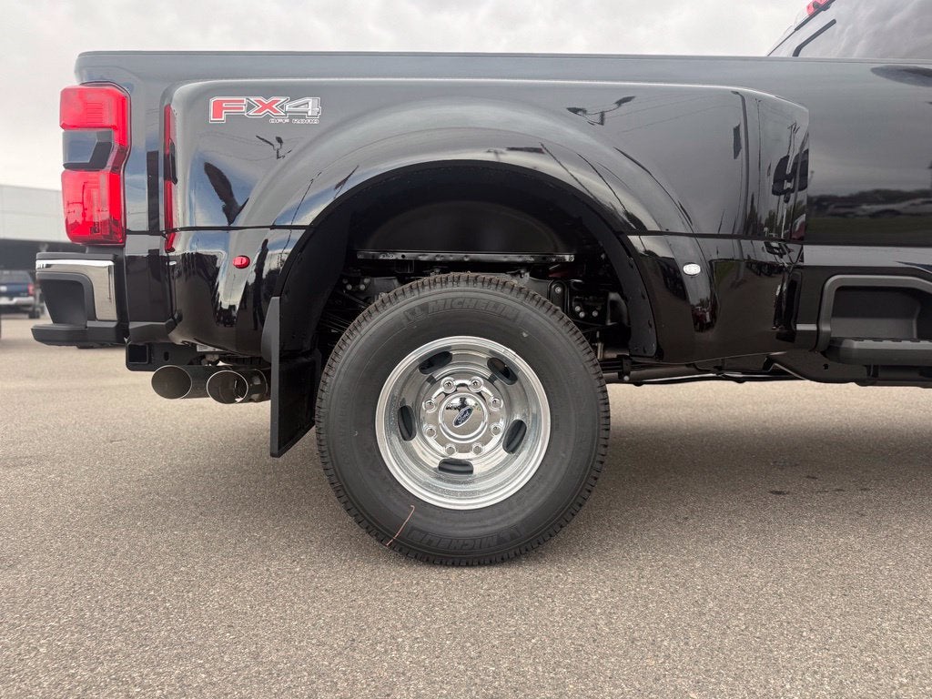 2027 Ford F-350SD Lariat DRW
