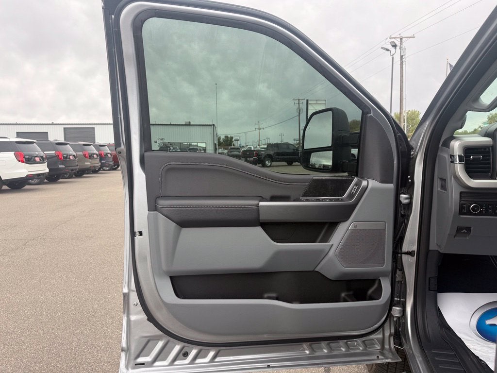 2027 Ford F-350SD XLT DRW