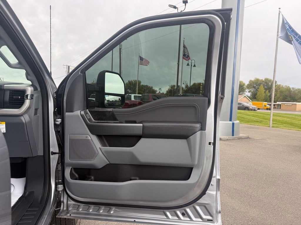 2027 Ford F-350SD XLT DRW