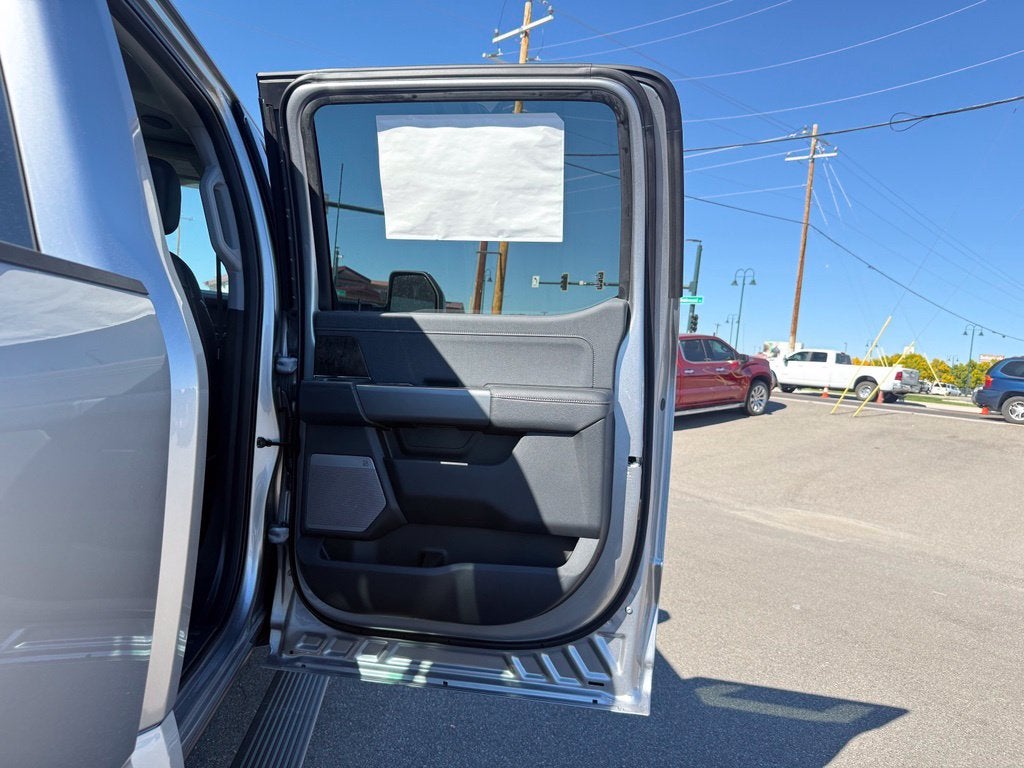 2027 Ford F-350SD Lariat DRW