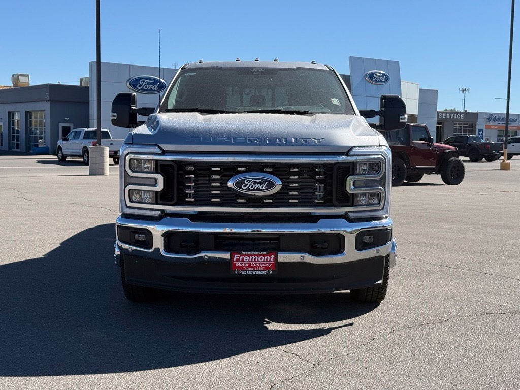 2027 Ford F-350SD Lariat DRW