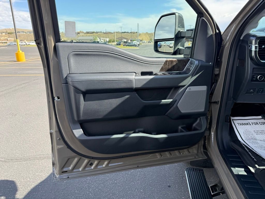 2026 Ford F-350SD Lariat DRW
