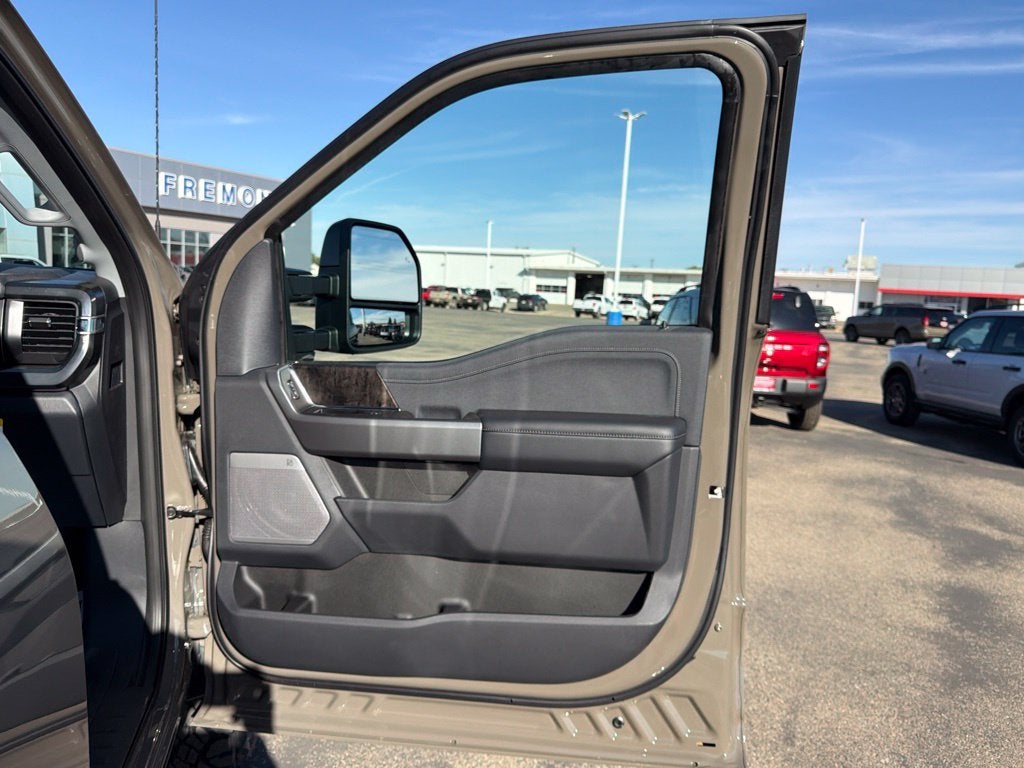 2027 Ford F-350SD Lariat Tremor