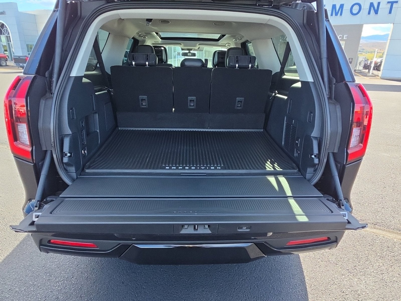 2027 Ford Expedition Max Platinum