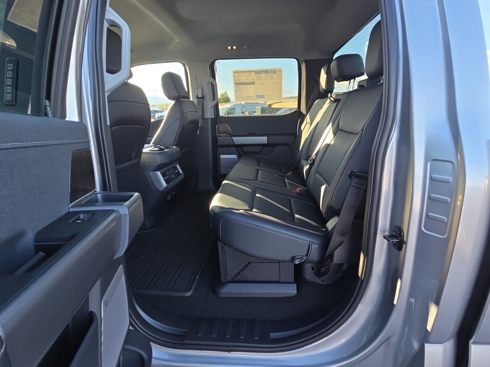 2027 Ford F-350SD Lariat