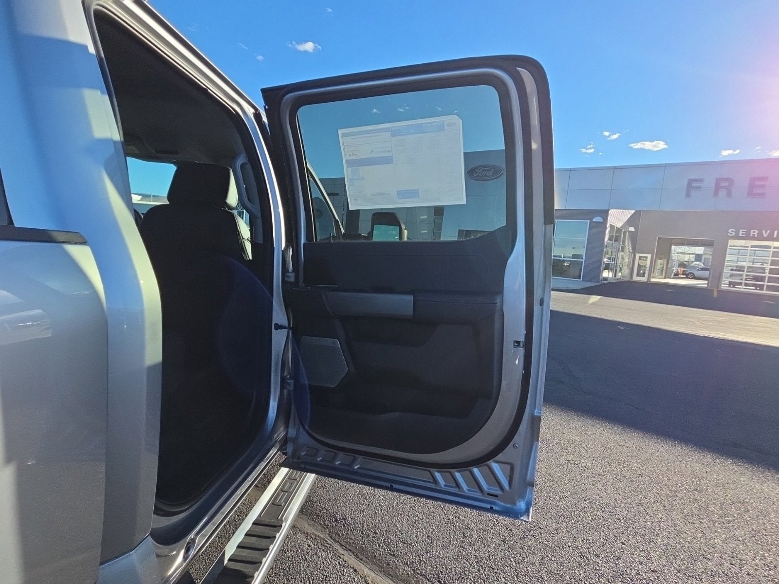 2027 Ford F-350SD Lariat