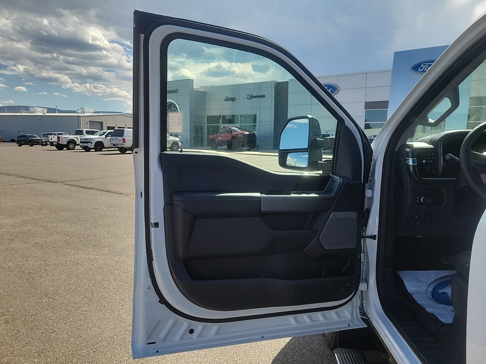 2026 Ford F-350SD Lariat DRW