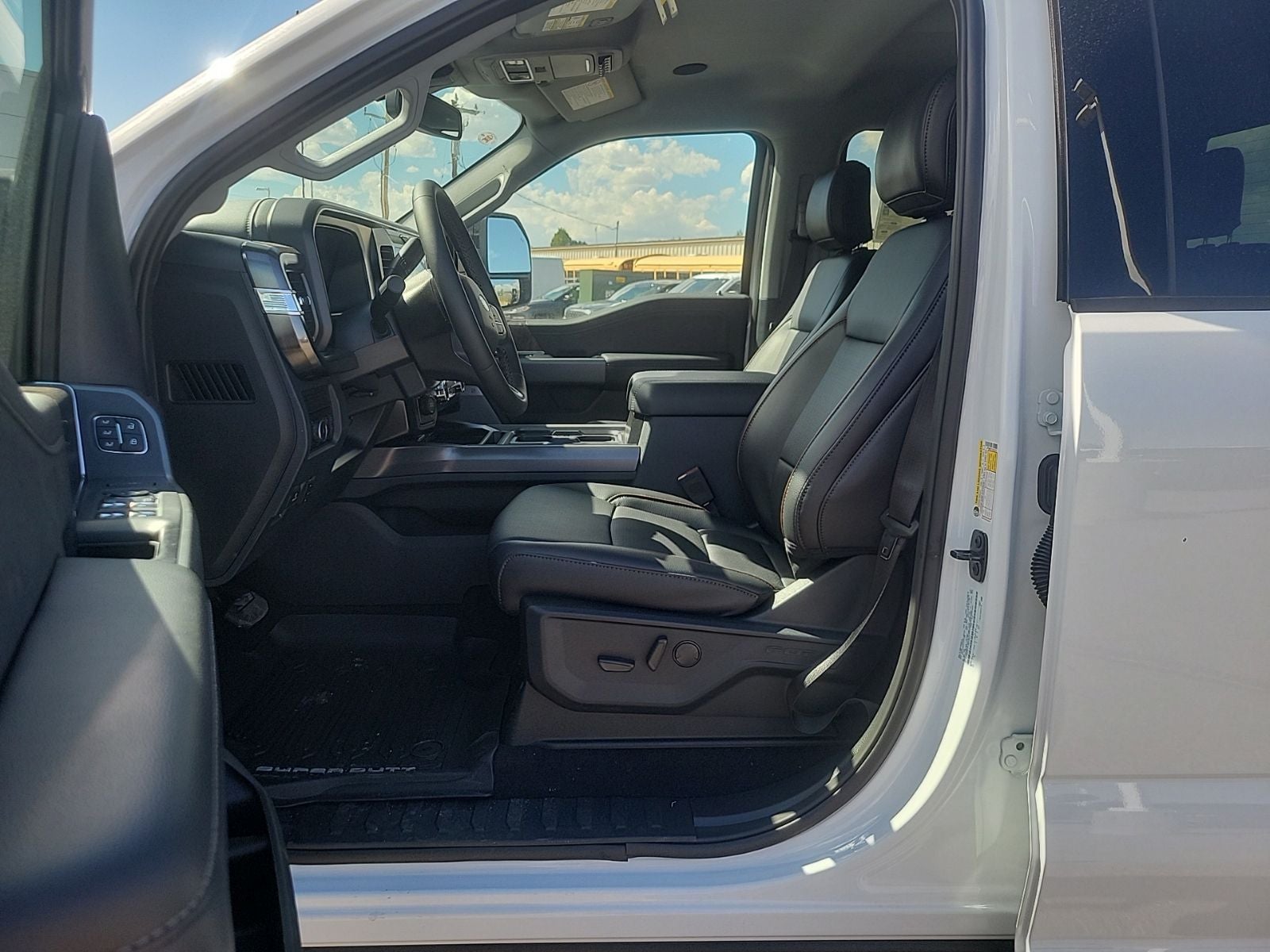 2026 Ford F-350SD Lariat DRW