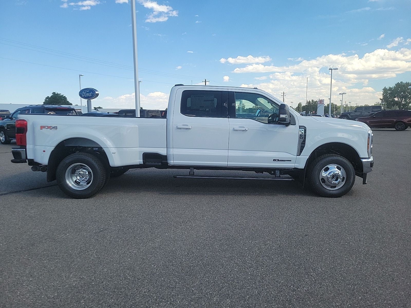 2026 Ford F-350SD Lariat DRW