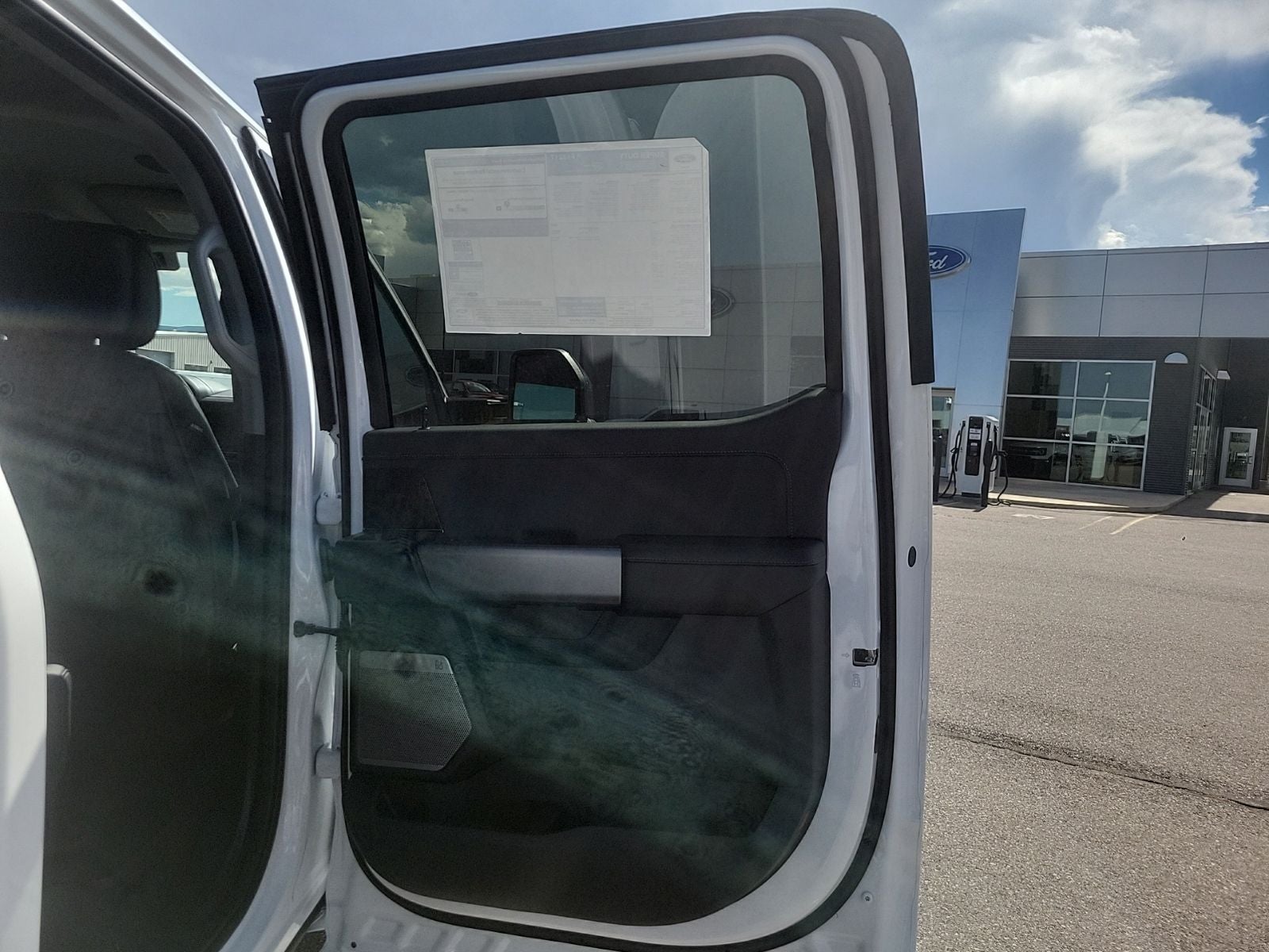 2026 Ford F-350SD Lariat DRW