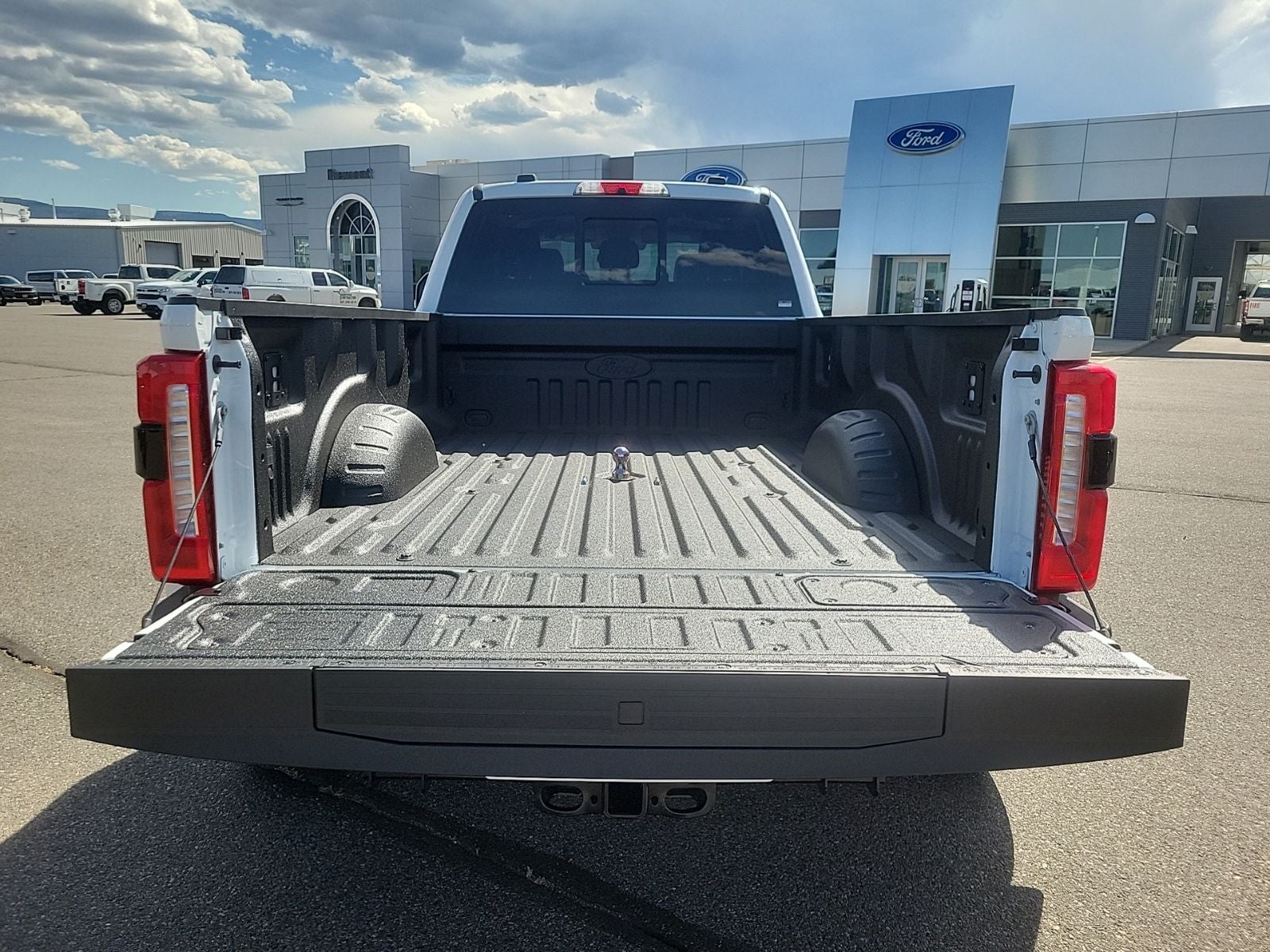 2026 Ford F-350SD Lariat DRW