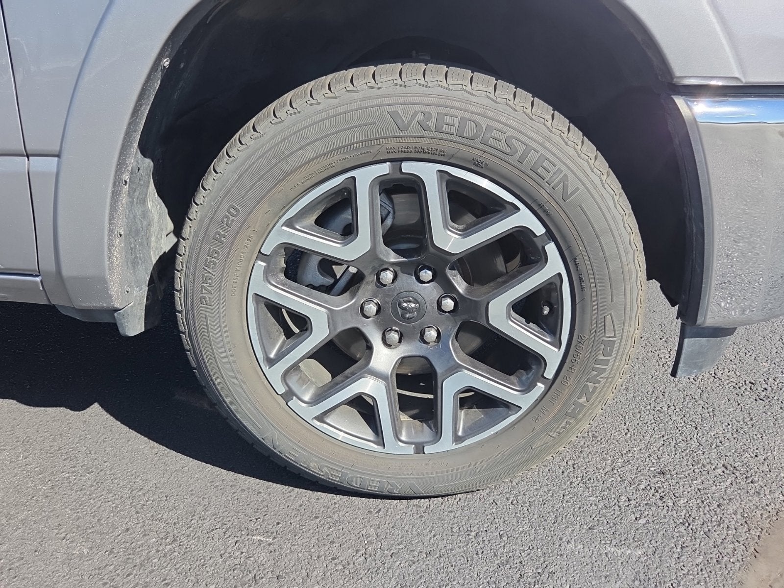 2025 RAM 1500 Laie Crew Cab 4x4 5'7' Box