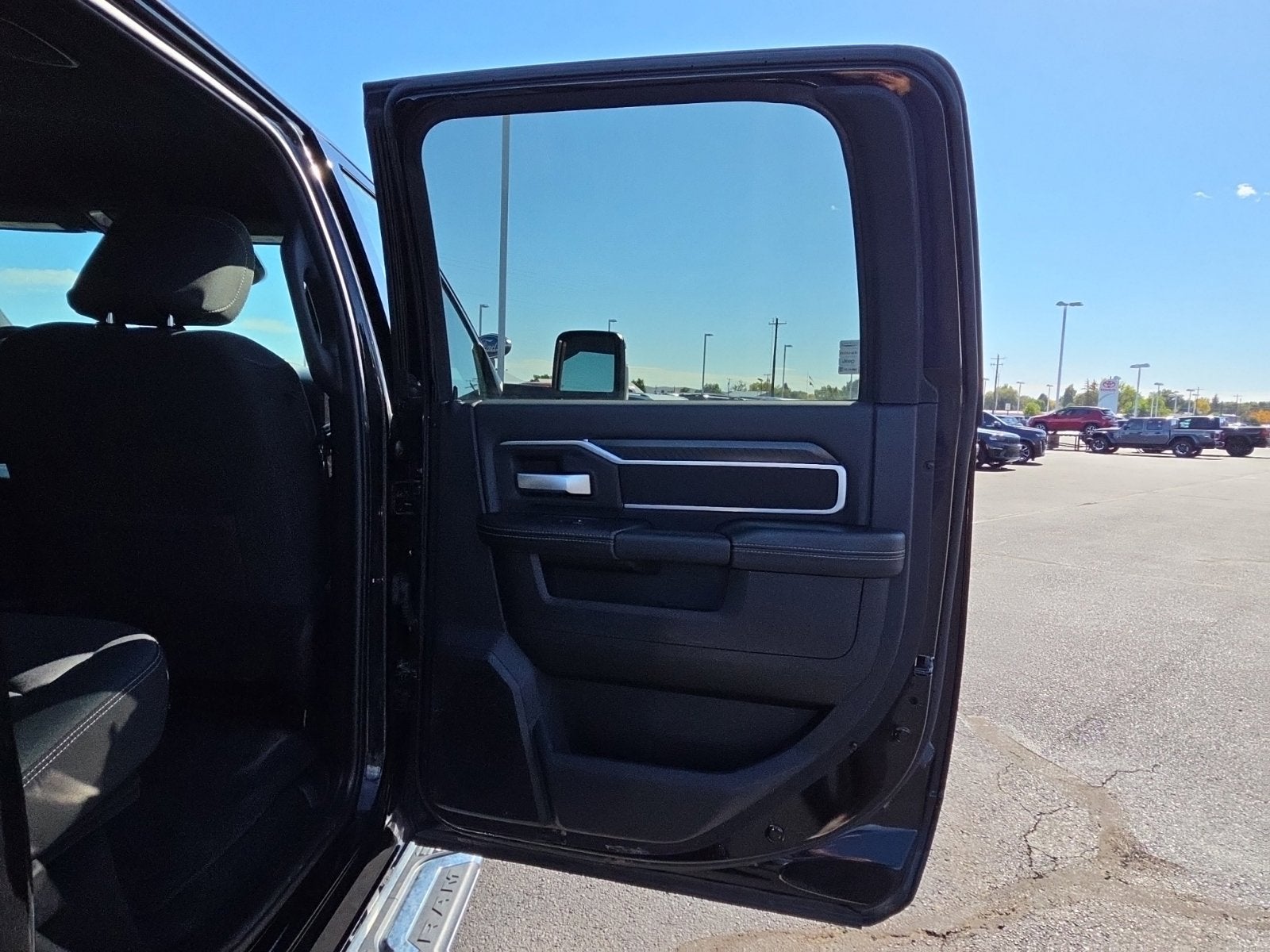 2025 RAM 2500 Big Horn Crew Cab 4x4 6'4' Box
